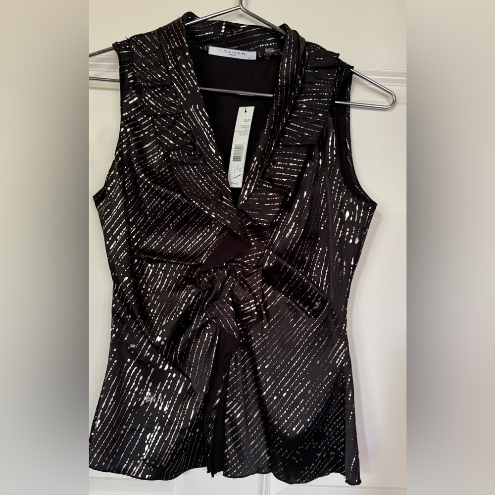 NWT T Tahari Ena Metallic Accent Top